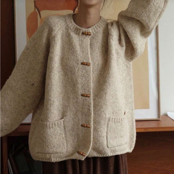 Sweaters - Cozy Beige Knit Cardigan with Wooden Toggles